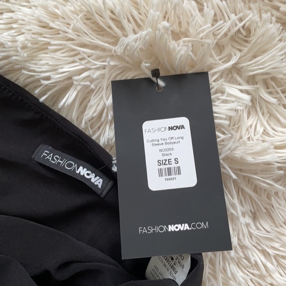FASHION NOVA - Black Cut Out Off Shoulder Bodysuit - Picture 4 of 6